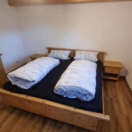 Ruhige Ferienwohnung Inklusive Garten Souterrain - Neu Renoviert Lachen Buitenkant foto