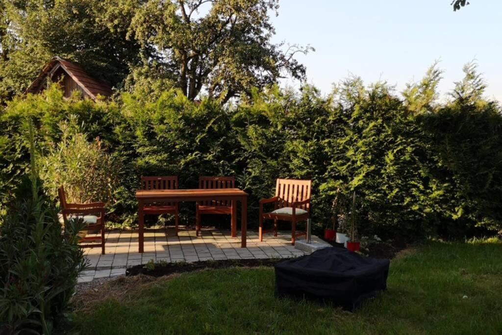Ruhige Ferienwohnung Inklusive Garten Souterrain - Neu Renoviert Lachen Buitenkant foto