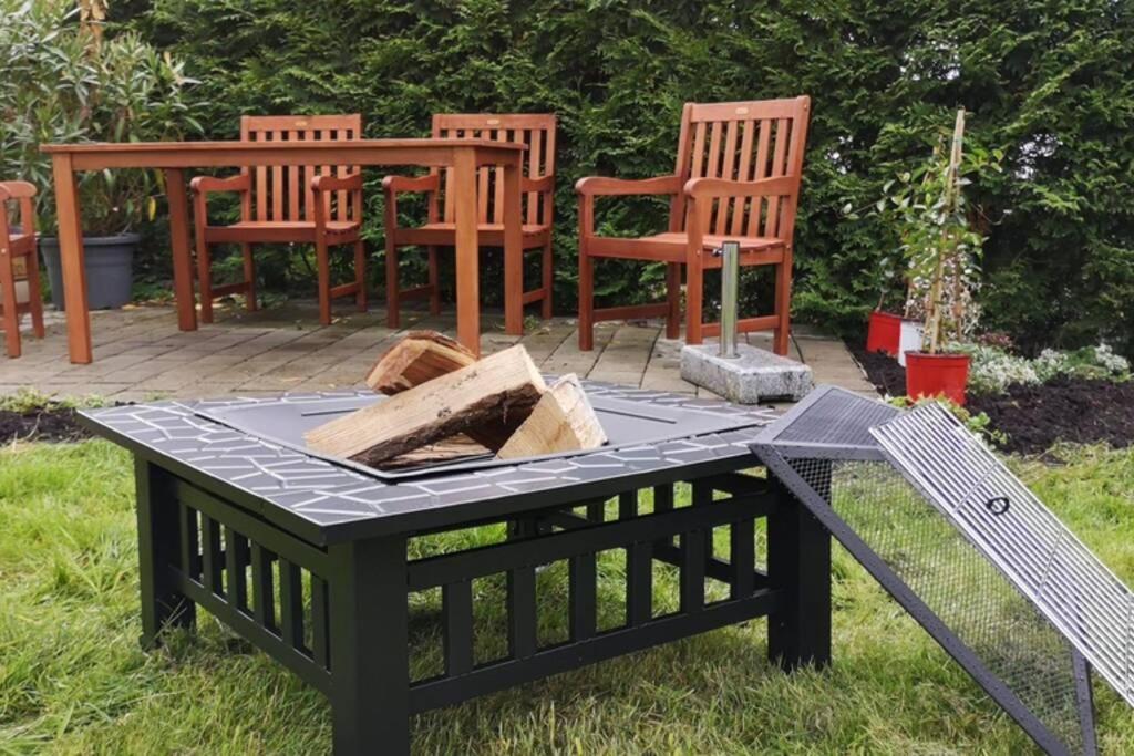 Ruhige Ferienwohnung Inklusive Garten Souterrain - Neu Renoviert Lachen Buitenkant foto